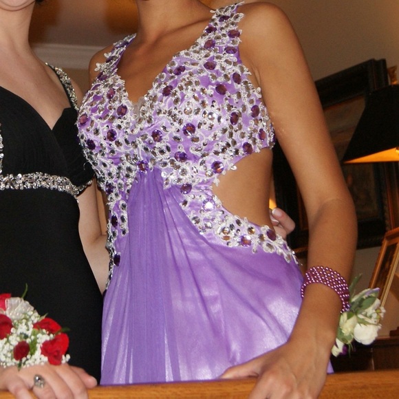 Lavender Appliqué Prom Dress - Picture 3 of 4